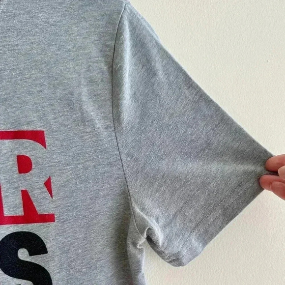 Under Armour Loose Fit "Never Quits" Grey Graphic T-Shirt, Size Youth Large - Picture 11 of 15